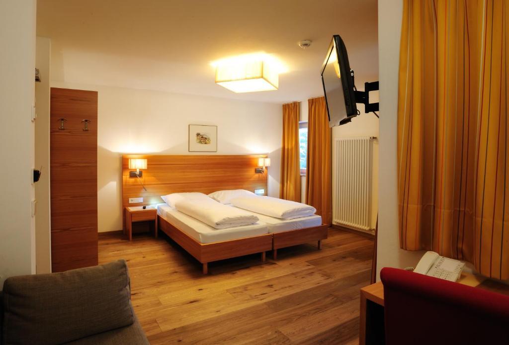 Hotel Teutschhaus Cortina Sulla Strada del Vino Bilik gambar