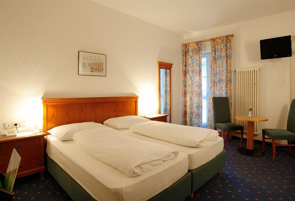 Hotel Teutschhaus Cortina Sulla Strada del Vino Luaran gambar