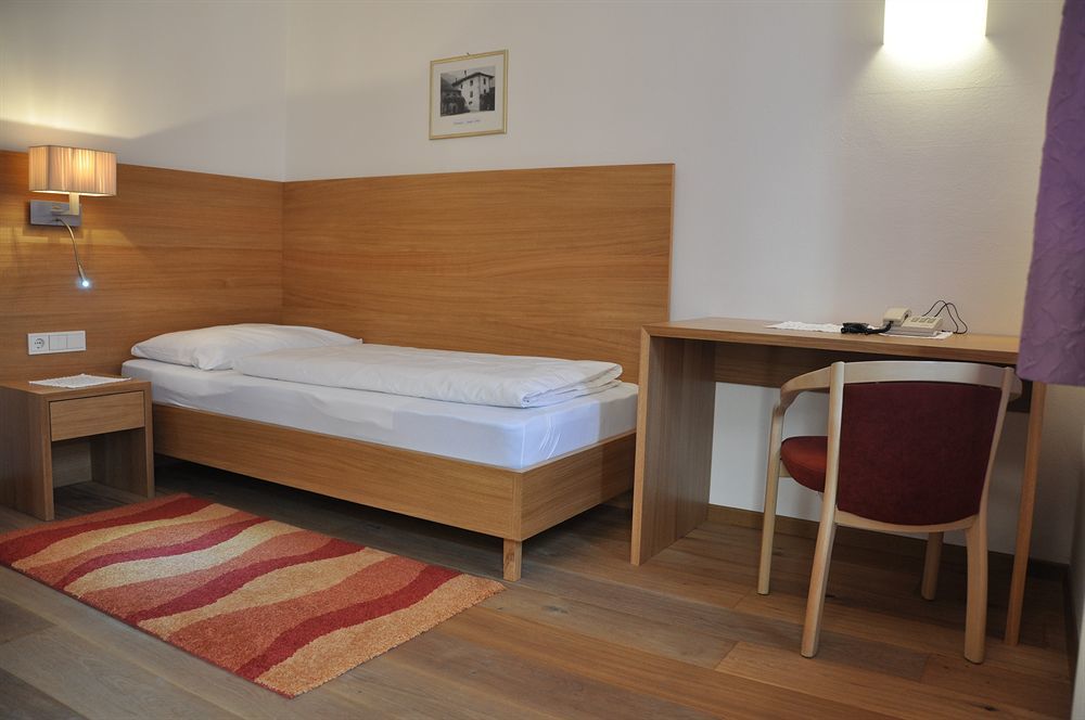 Hotel Teutschhaus Cortina Sulla Strada del Vino Luaran gambar