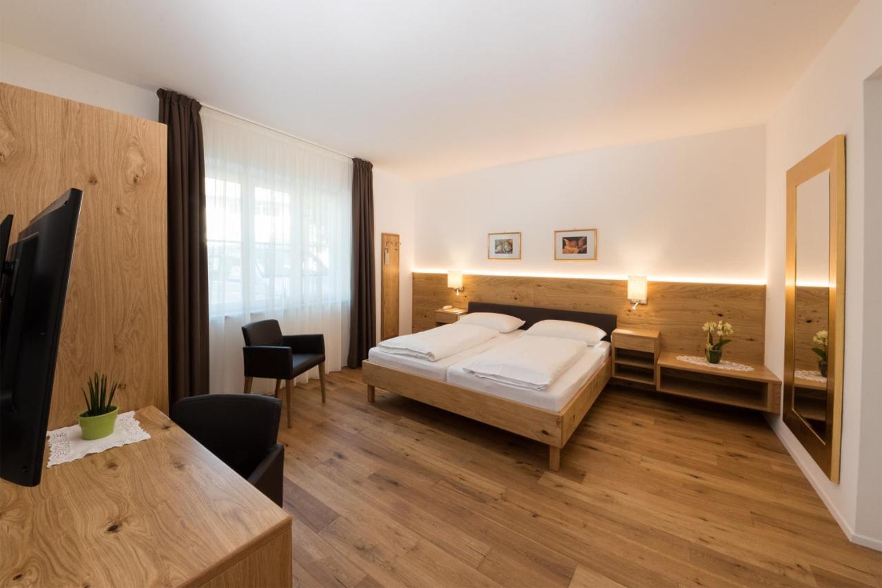 Hotel Teutschhaus Cortina Sulla Strada del Vino Luaran gambar